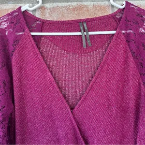 Anthropologie Lace Sleeve Women’s Medium Berry Pink Ribbed Feminine Flirty thumbnail 4