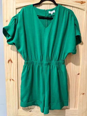 green romper Size M thumbnail 1