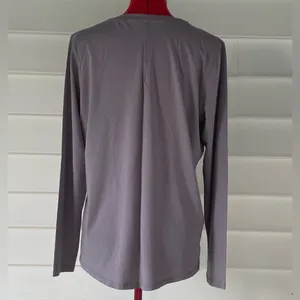 lululemon athletica Gray Long Sleeve Top Sz 12 thumbnail 5