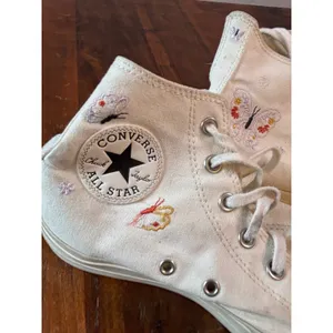 Converse Chuck Taylor All‎ Star High Top Butterfly Embroidered Cream A05979C 8.5 thumbnail 2