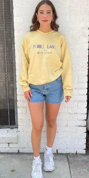 Vintage yellow pebble lake embroidered crewneck sz L women’s thumbnail 2
