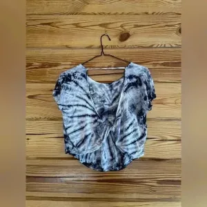 Young Fabulous & Broke Daz Top in Grey/Blue Dreamer WashTye Die size med…​​ thumbnail 2