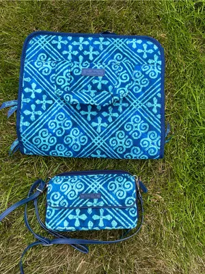 Quilted Vera Bradley travel organizer and wallet set 💙💙 thumbnail 2