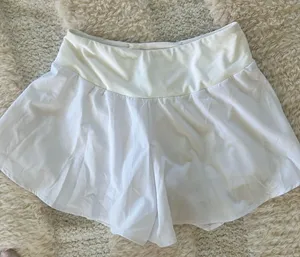 Baleaf Shorts/skort White, size Small, NWT thumbnail 1