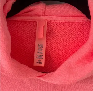 SKIMS pink hoodie thumbnail 2