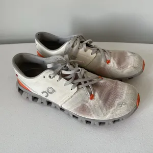 On Cloud X 3 Ivory, Grey, Orange Running Shoes Sneakers Women's Size 10 thumbnail 4