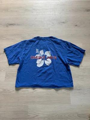 Trader Joe’s blue hibiscus employee graphic T-shirt cropped Y2K size medium thumbnail 4