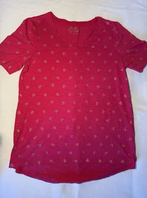 Chico's Women's Pink Gold Metallic Print Knit V-Neck Short Sleeve T-Shirt S thumbnail 1