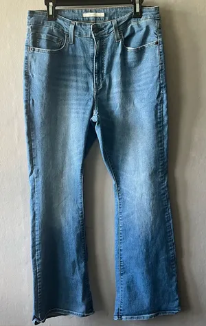 Levi’s 726 Flare Jeans Size 32 thumbnail 1