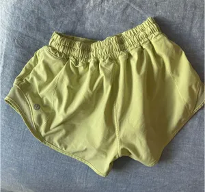Lululemon Hotty Hot 2.5" thumbnail 2