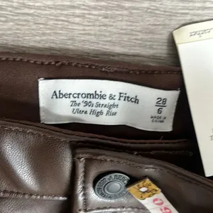 NEW Abercrombie & Fitch Vegan Leather 90s Straight Pant thumbnail 8