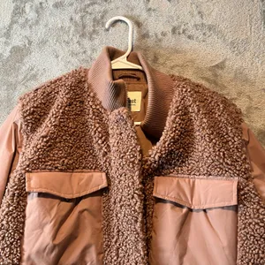 UpWest Pink Sherpa Bomber Jacket‎ Size Large Pink Mauve thumbnail 2