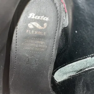 ITALIAN BATA Black Leather Booties Size 8 thumbnail 7