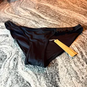 SKIMS Swim Logo Hardware Bikini Bottom Onyx Black Size S / US 4–6 NWT Rare thumbnail 6