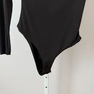 SNDYS‎ Everyday sz S Black One Shoulder Asymmetrical Cutout Bodysuit Mob Wife thumbnail 4