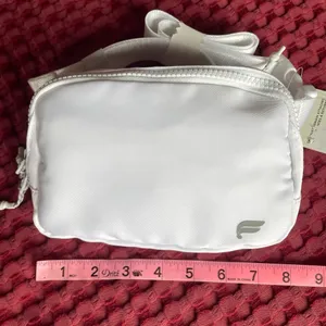 Fabletics The Belt Bag White Waist Pack Crossbody Adjustable Strap NWT OS thumbnail 8