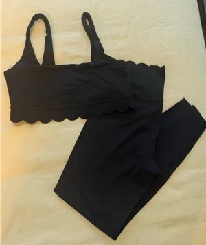 JoyLab Black Scalloped Workout Set  thumbnail 1