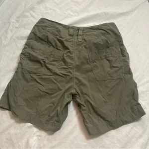 Mountain Hardwear Green Lightweight Hiking Shorts Size 8 Outdoor Activewear thumbnail 2