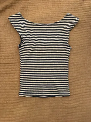 Urban Outfitters Top thumbnail 2
