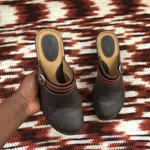 Y2K Vintage Cottagecore Granola Cherokee Brown Real Leather Clogs Silver Buckle Round Toe - Size 7 #boho #hippie #western Measurement in pics thumbnail 2