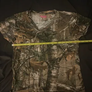 Game Winner Camo V-Neck Short Sleeve Tee in Green/Brown thumbnail 1