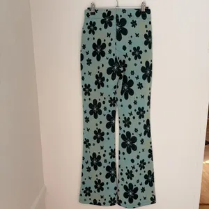 Urban Outfitters Bryn Floral Flare Pants S Green Retro Y2K Stretch Knit Boho thumbnail 6