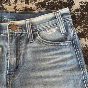 Levis Light Wash Orange Tab Rolled Cuff Jean Shorts 25x2" Size 26 thumbnail 3
