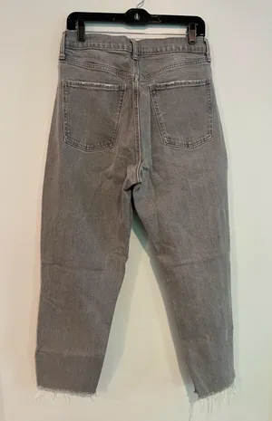 Old Navy Extra High-Rise Straight Sky-Hi thumbnail 2