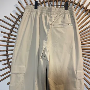 Athleta Women’s Beige Cascade Cargo Poplin Cinch Pants Gorpcore Outdoors Sporty thumbnail 8