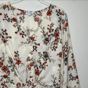 NEW Floral Front Tie Fluted Bell Sleeve Top Size Small thumbnail 3