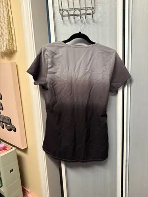 Green Town Performance Women's Grey/Black Ombre V-Neck Scrub Top thumbnail 3