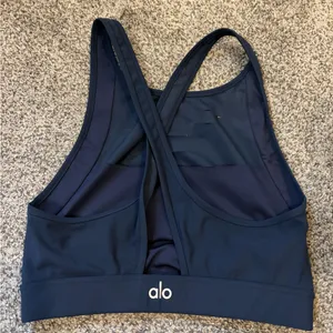 Alo Yoga Cutout Sports Bra thumbnail 2