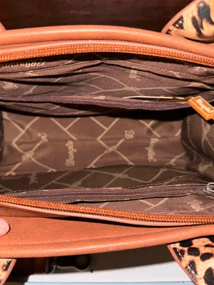 CONCEAL CARRY WHIPSTITCH PATCHWORK LEOPARD TOTE thumbnail 3
