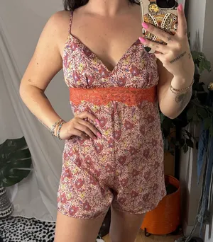 Floreat Anthropologie Juniper Floral Sleep Romper Pink Size Small thumbnail 1
