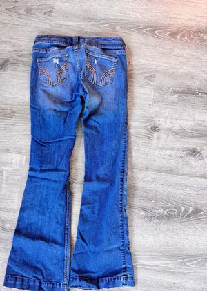 Hollister Size 7 Flare Jeans regular inseam thumbnail 3