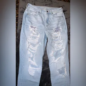 American Eagle Ripped Mom Jean Size 6 Regular thumbnail 5