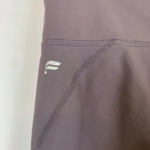 Fabletics‎ ruched leg athletic leggings thumbnail 5