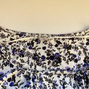 Free People Kaya Bodysuit Ivory Purple Floral Keyhole Size Small NWT thumbnail 3