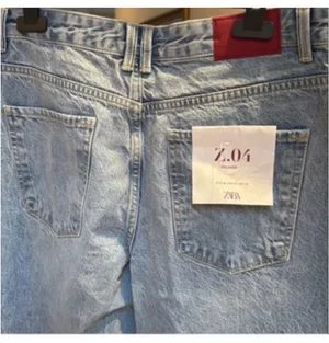 Zara Women Relaxed Light Blue Washed Jeans thumbnail 5