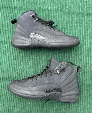 Air Jordan 12 Retro Winterized GS 'Triple Black' Size 4.5y Women’s Size 6 thumbnail 1