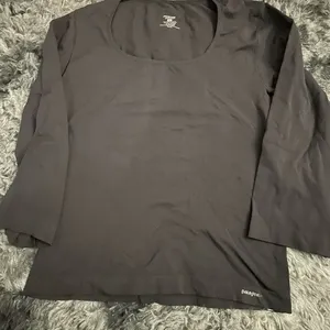 Patagonia black medium long sleeve thumbnail 1