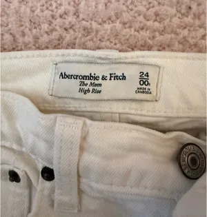 Abercrombie Jeans Mom High-Rise thumbnail 2