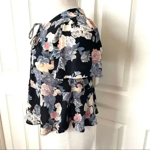 Kimichi Blue black floral tie front short sleeved top thumbnail 3