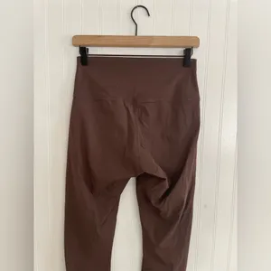 EVERLANE The Perform Ankle 7/8 Length Legging in Bitter Chocolate Brown Size M thumbnail 6