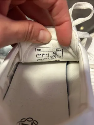 Amazon YZ White Tennis Sneakers size 8 thumbnail 6