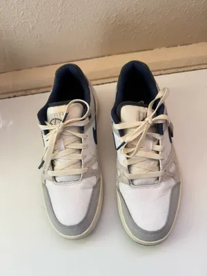 Nike Low-Top Sneakers thumbnail 5
