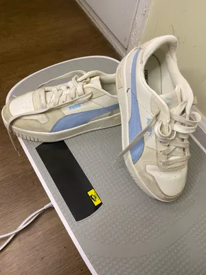 Puma Carina Street Platform Sneaker - Women's Size (8.5) thumbnail 2