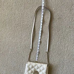 Kate Spade Aster Court Naomi Crossbody Bag Purse Quilted White Red Lining VEUC thumbnail 10