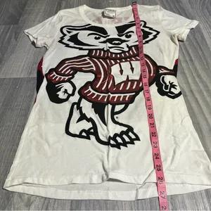 PINK Victoria’s Secret Bucky Badger UW Women's White Graphic Tee; Medium thumbnail 5