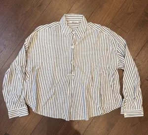 Max Studio White and Blue Stripe Button-Down Shirt Cropped - Medium - C66-013 thumbnail 1